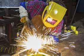 Welding with Pivot Angle positioning tool