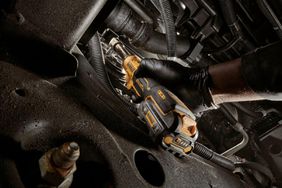 29416_dewaltaction